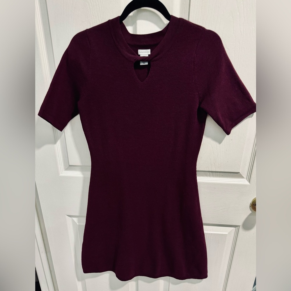 Paraphrase Maroon Knot Keyhole Career Sheath Sweater Dress. Size M. 3/4 sleeves